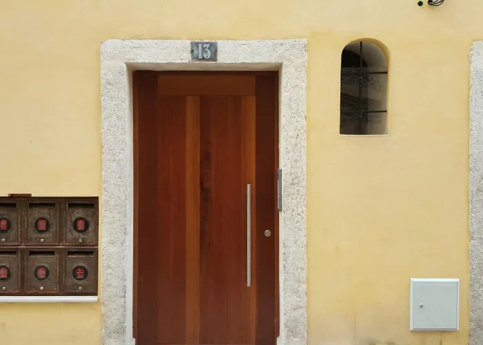 Santos Prime Hideaway, Food & River Nearby * Lisboa